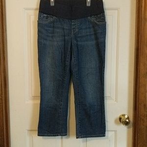 GAP maternity jean capris size small
